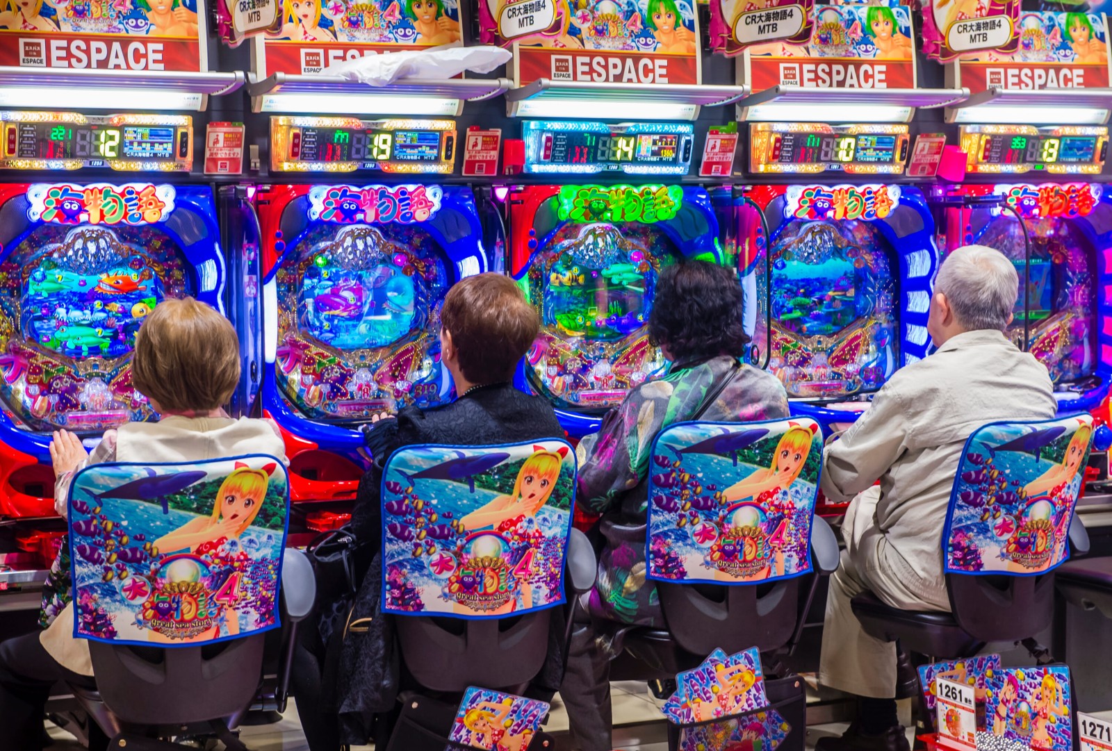 Maruhan Namba interior